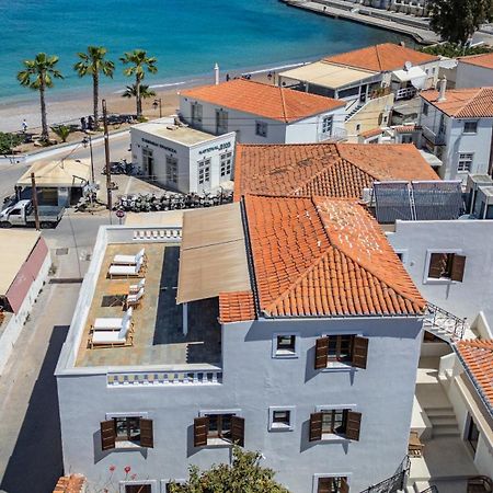 Отель Teresa Spetses Экстерьер фото