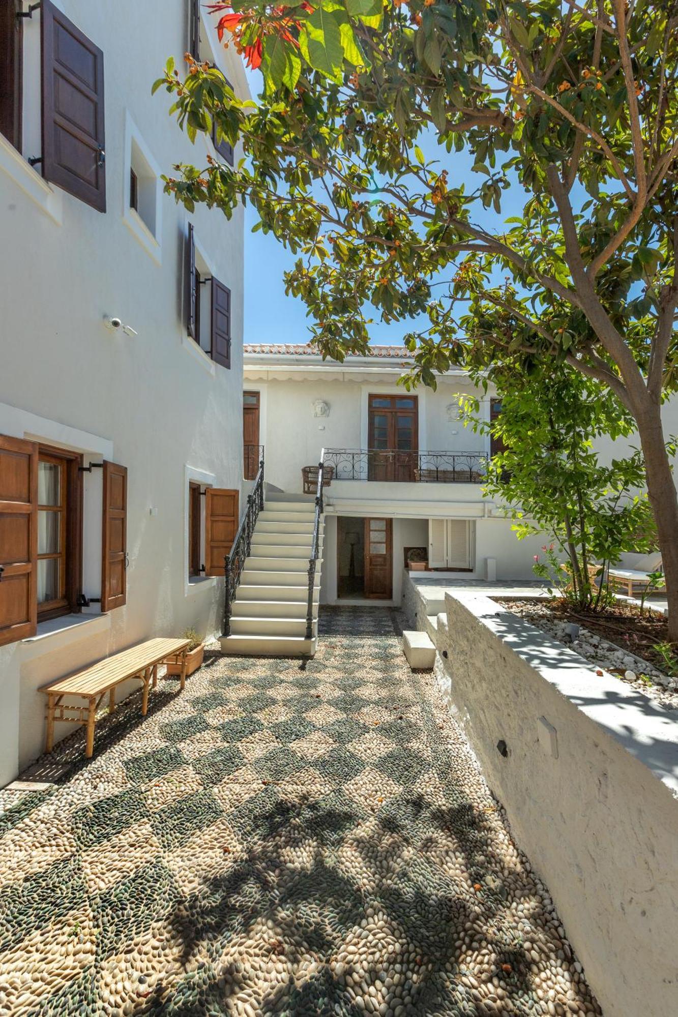 Отель Teresa Spetses Экстерьер фото