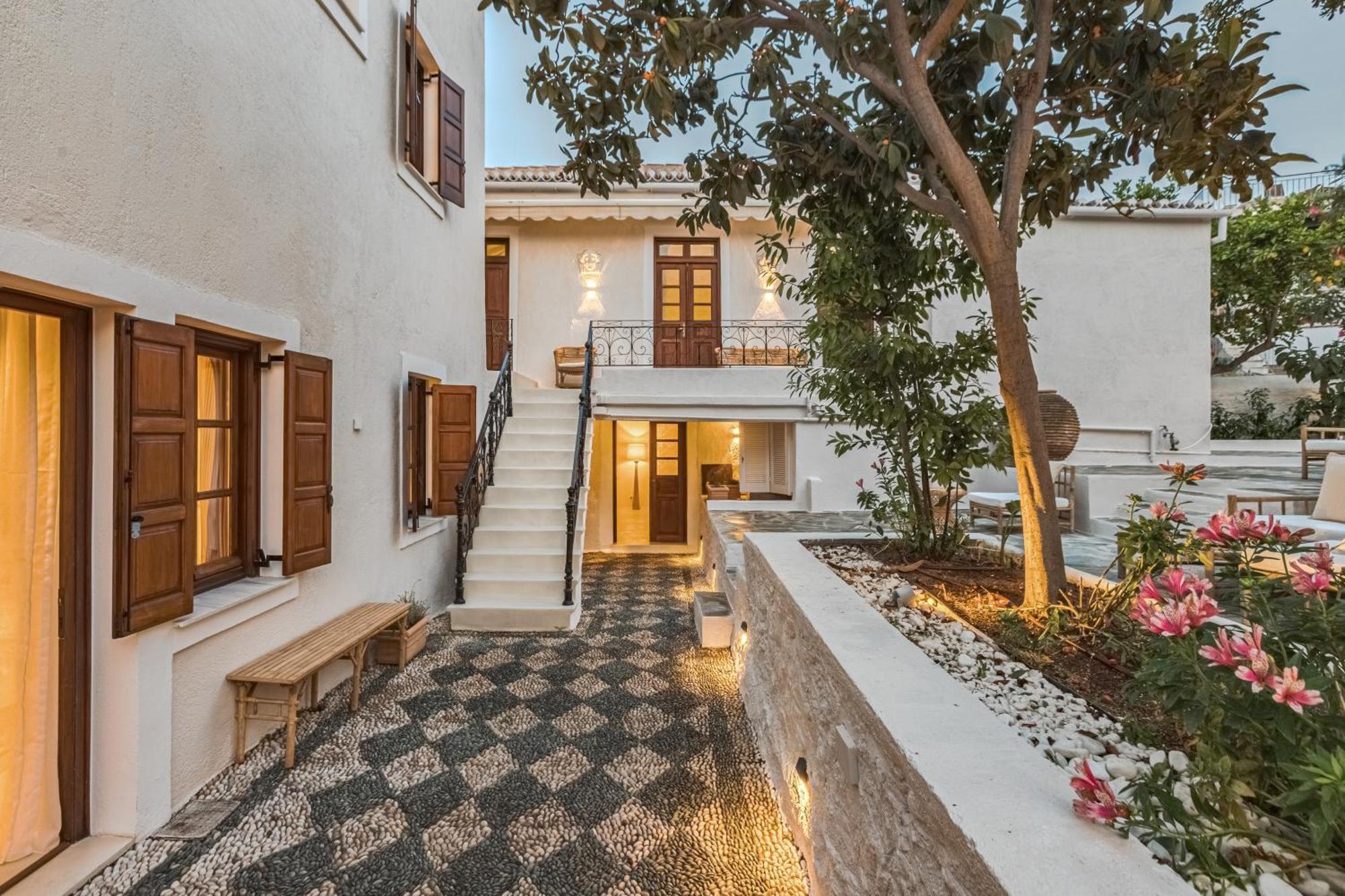 Отель Teresa Spetses Экстерьер фото