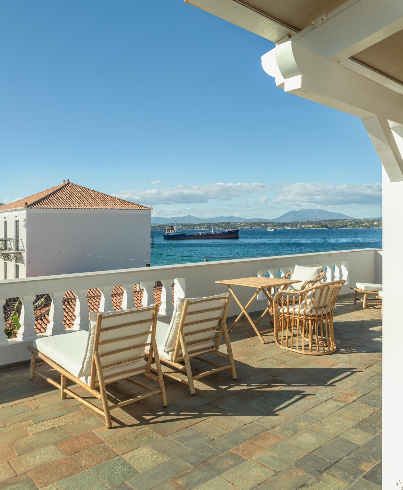 Отель Teresa Spetses Экстерьер фото