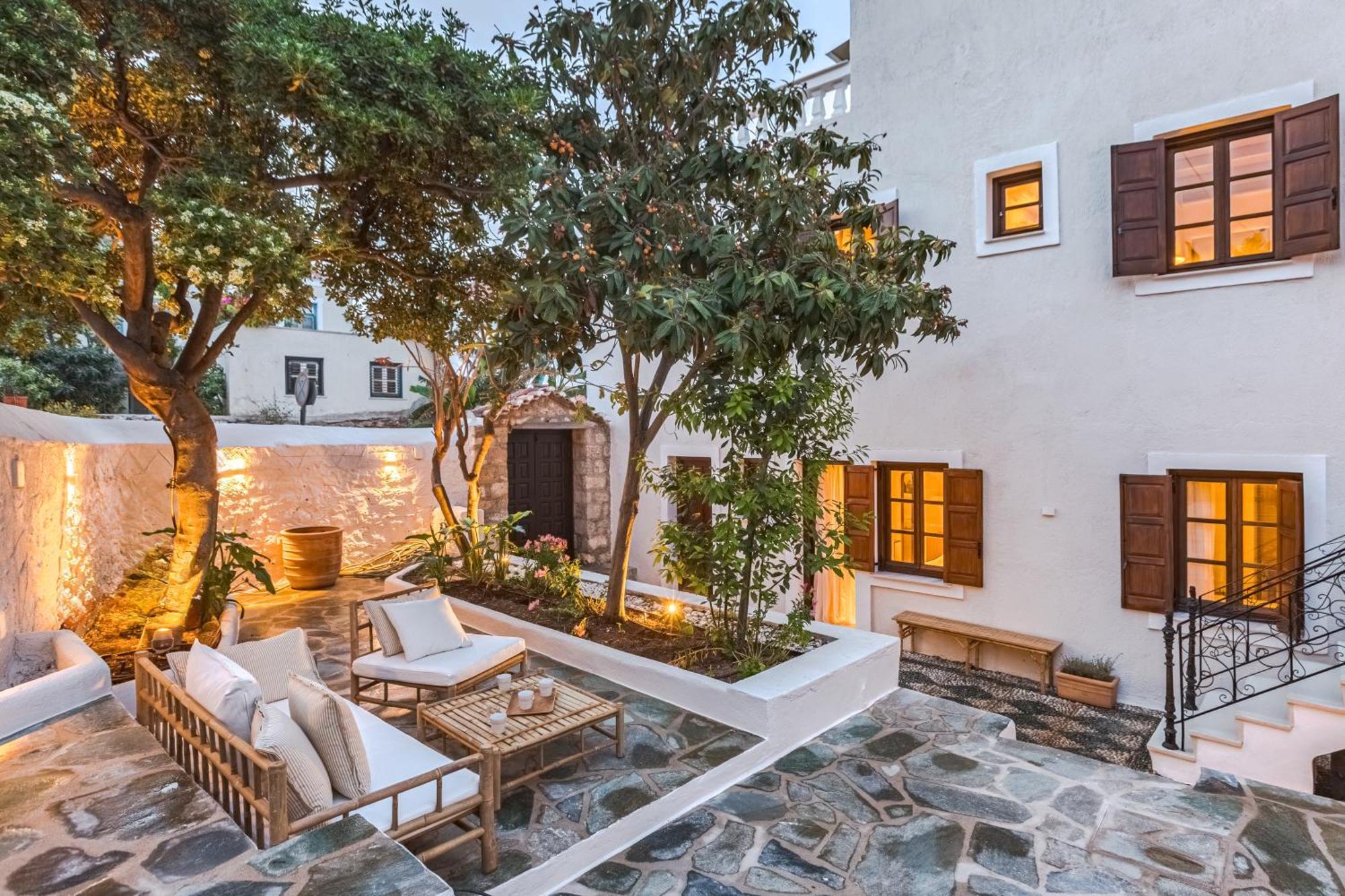 Отель Teresa Spetses Экстерьер фото
